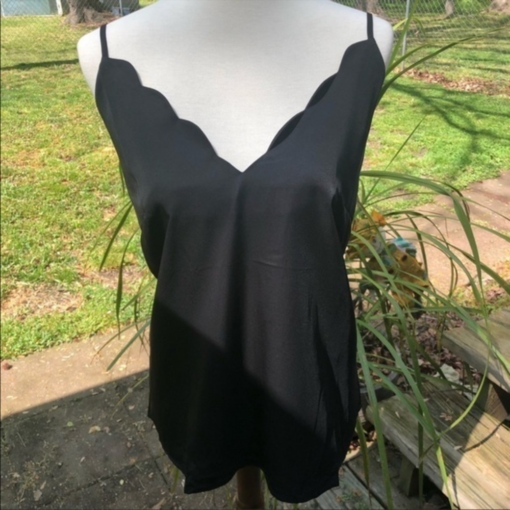 Black spaghetti strap top - Picture 7 of 11